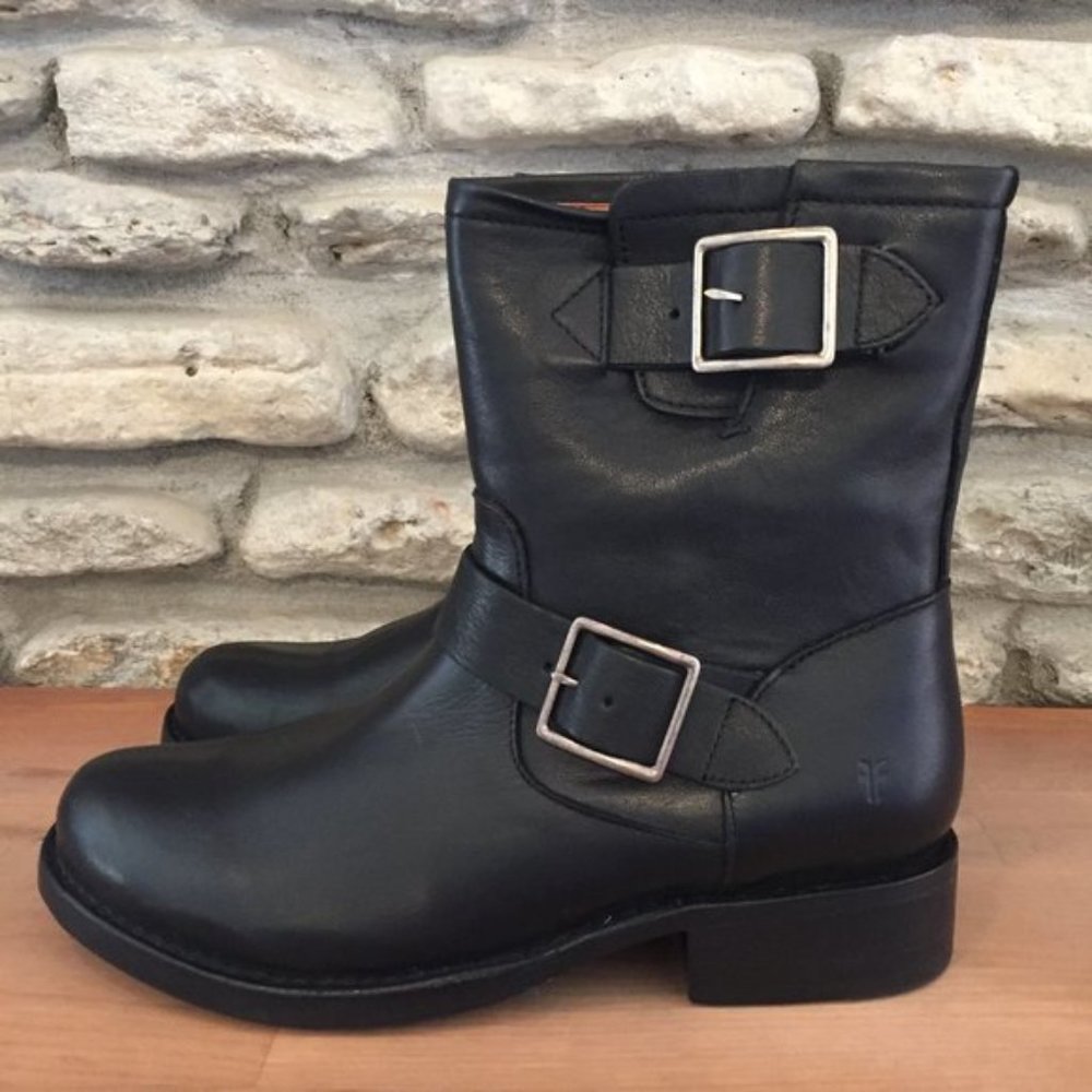 Frye Vicky Size 6 Black Leather Moto Buckle Ankle Boots NEW